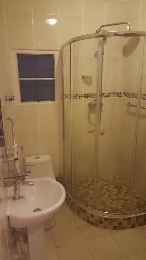 Mathlyn Guest House Francistown Extérieur photo