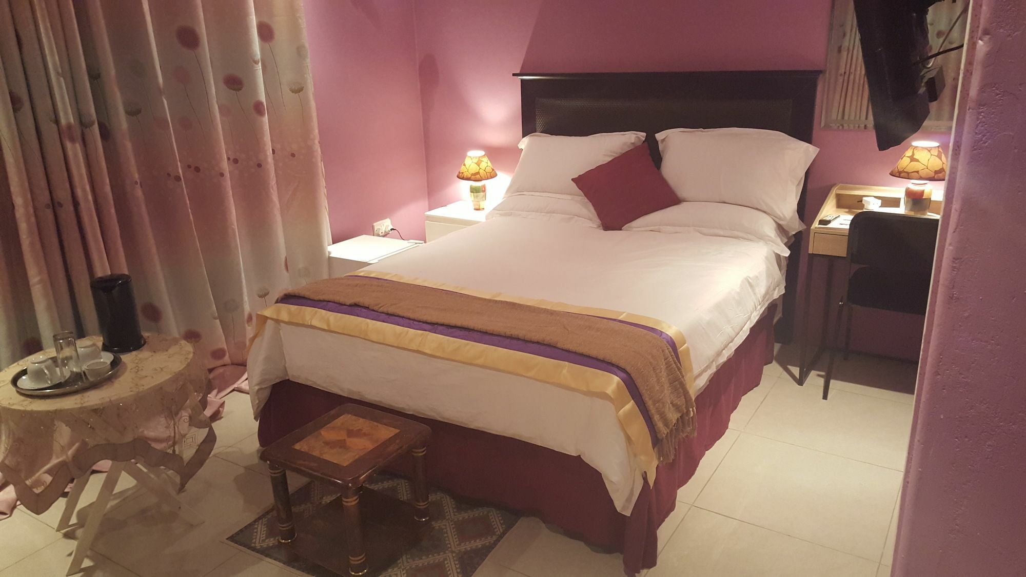 Mathlyn Guest House Francistown Extérieur photo