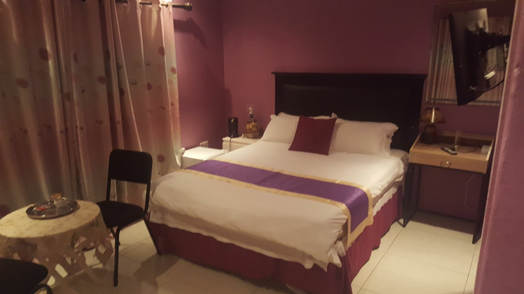 Mathlyn Guest House Francistown Extérieur photo