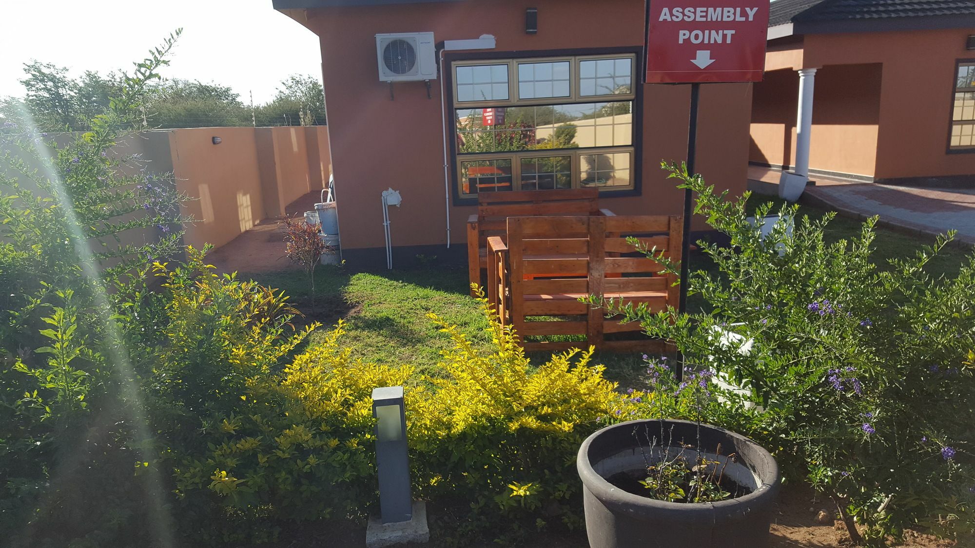 Mathlyn Guest House Francistown Extérieur photo